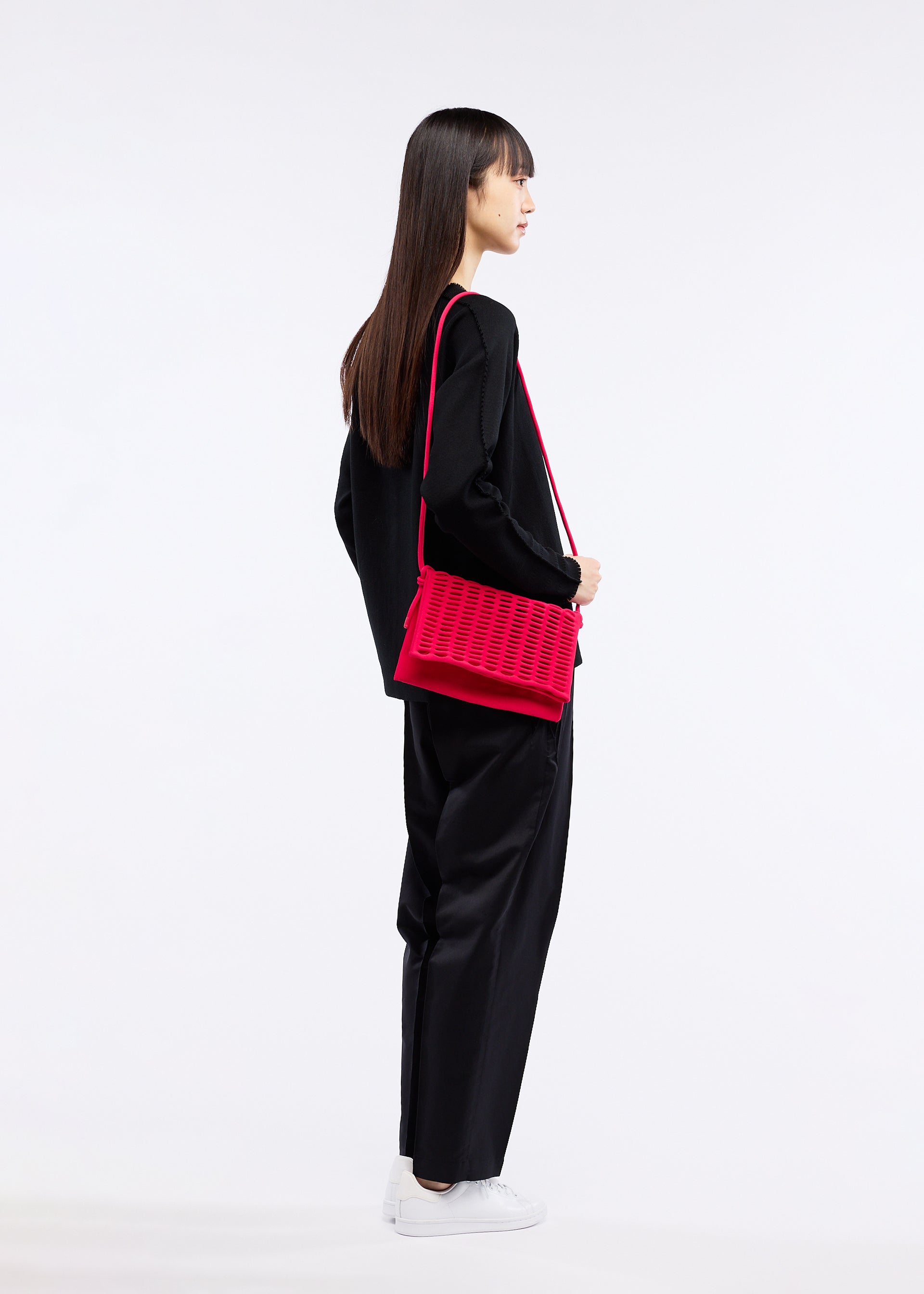 MOKKO FLAP POUCH – isseymiyake.com