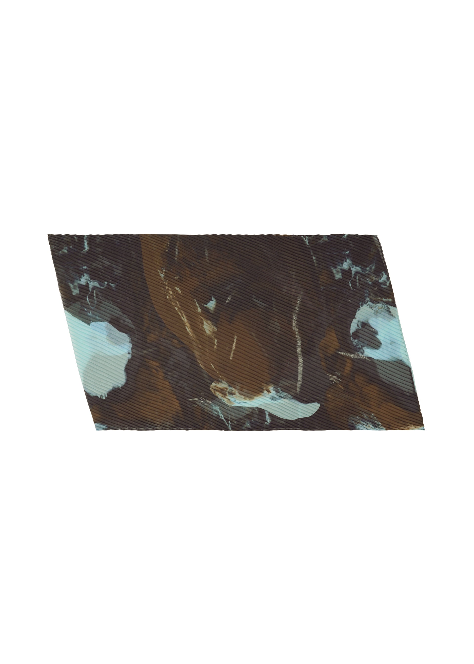 AGATE SCARF – isseymiyake.com