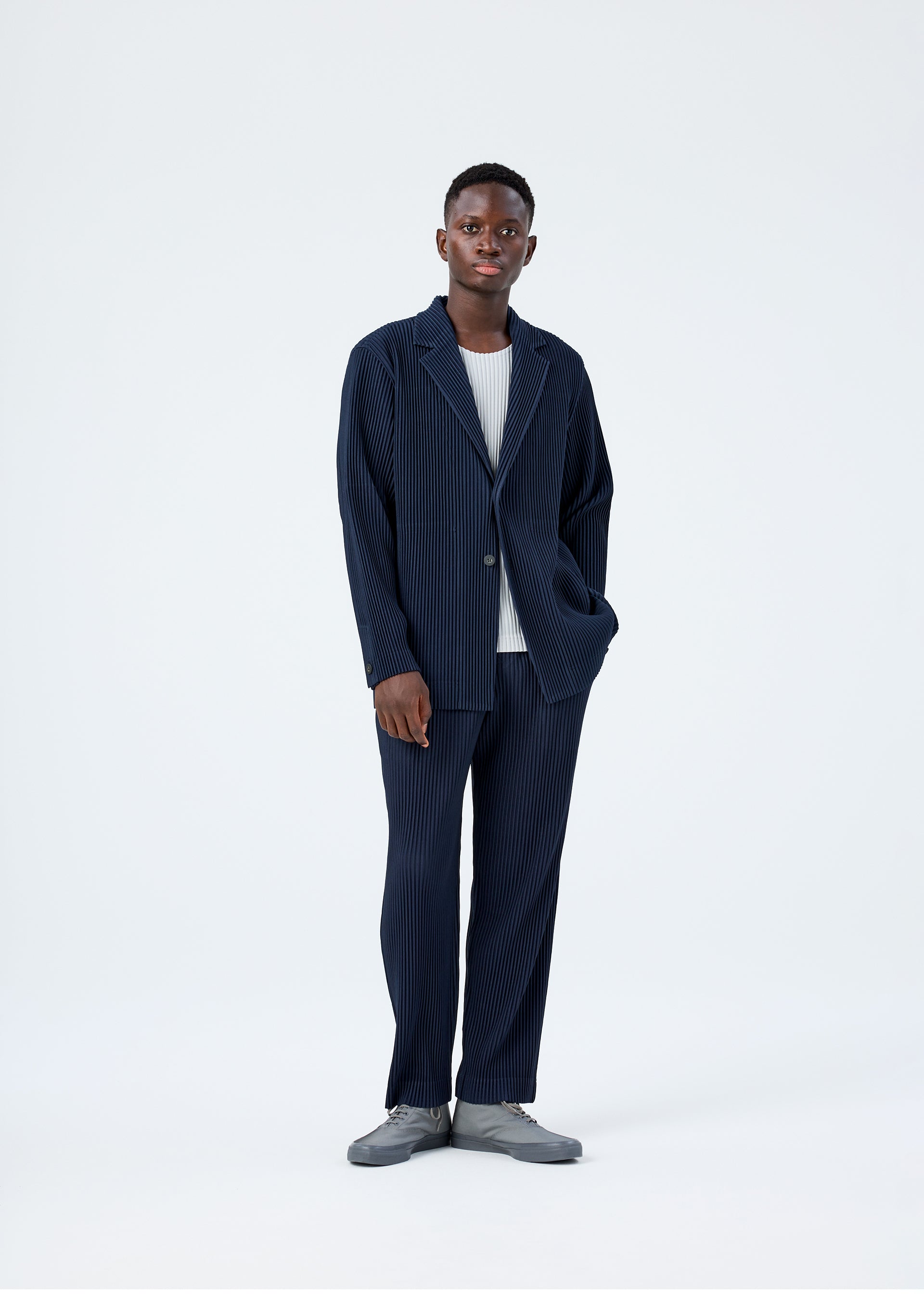 BASICS – isseymiyake.com