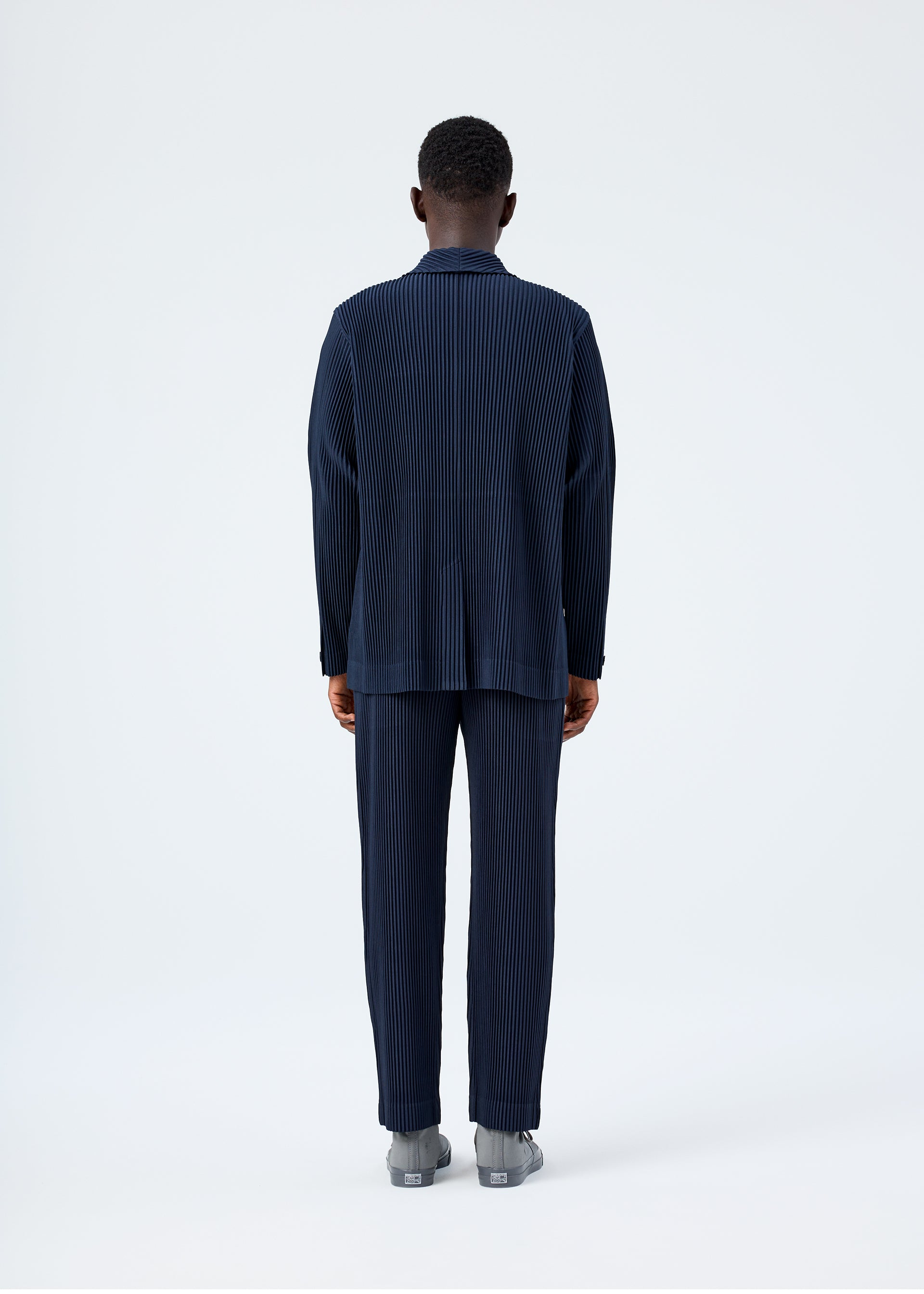 BASICS – isseymiyake.com