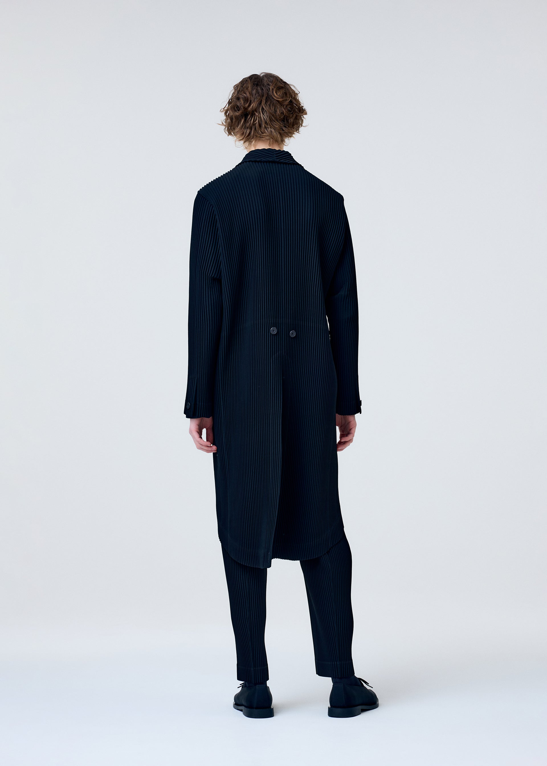 TUXEDO PLEATS – isseymiyake.com