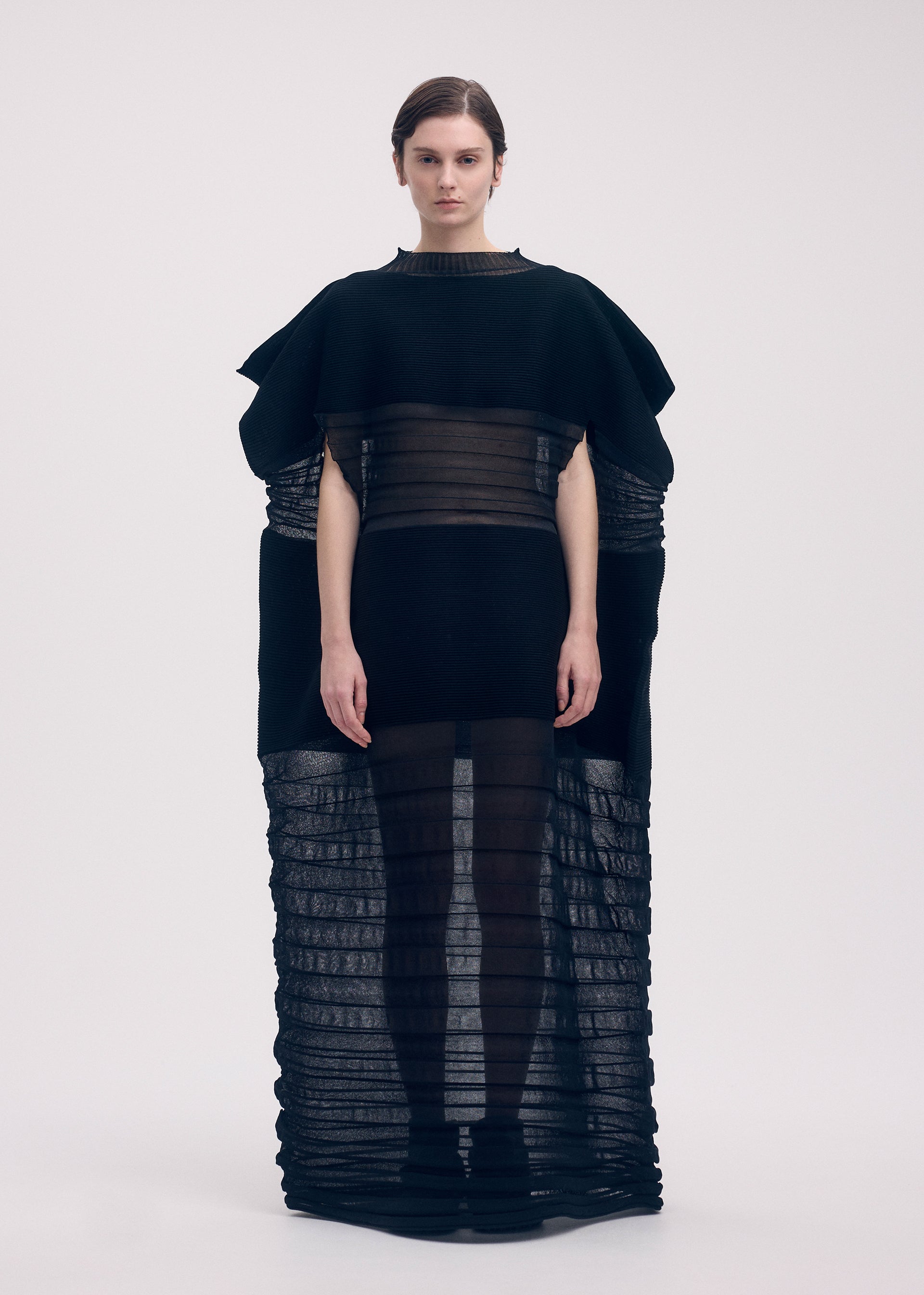 MOVING KNIT – isseymiyake.com