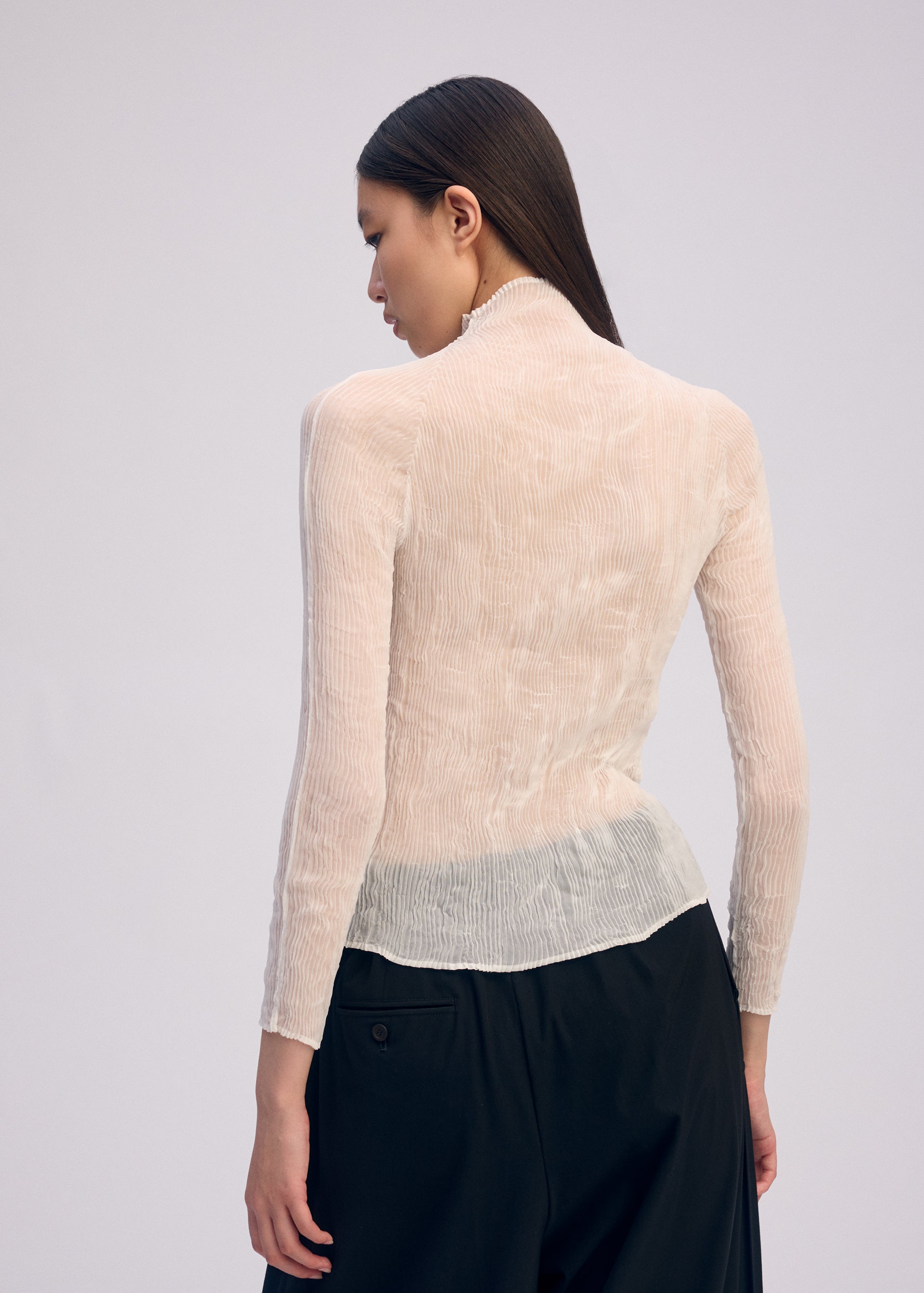 CHIFFON TWIST BK/WT-66 – isseymiyake.com