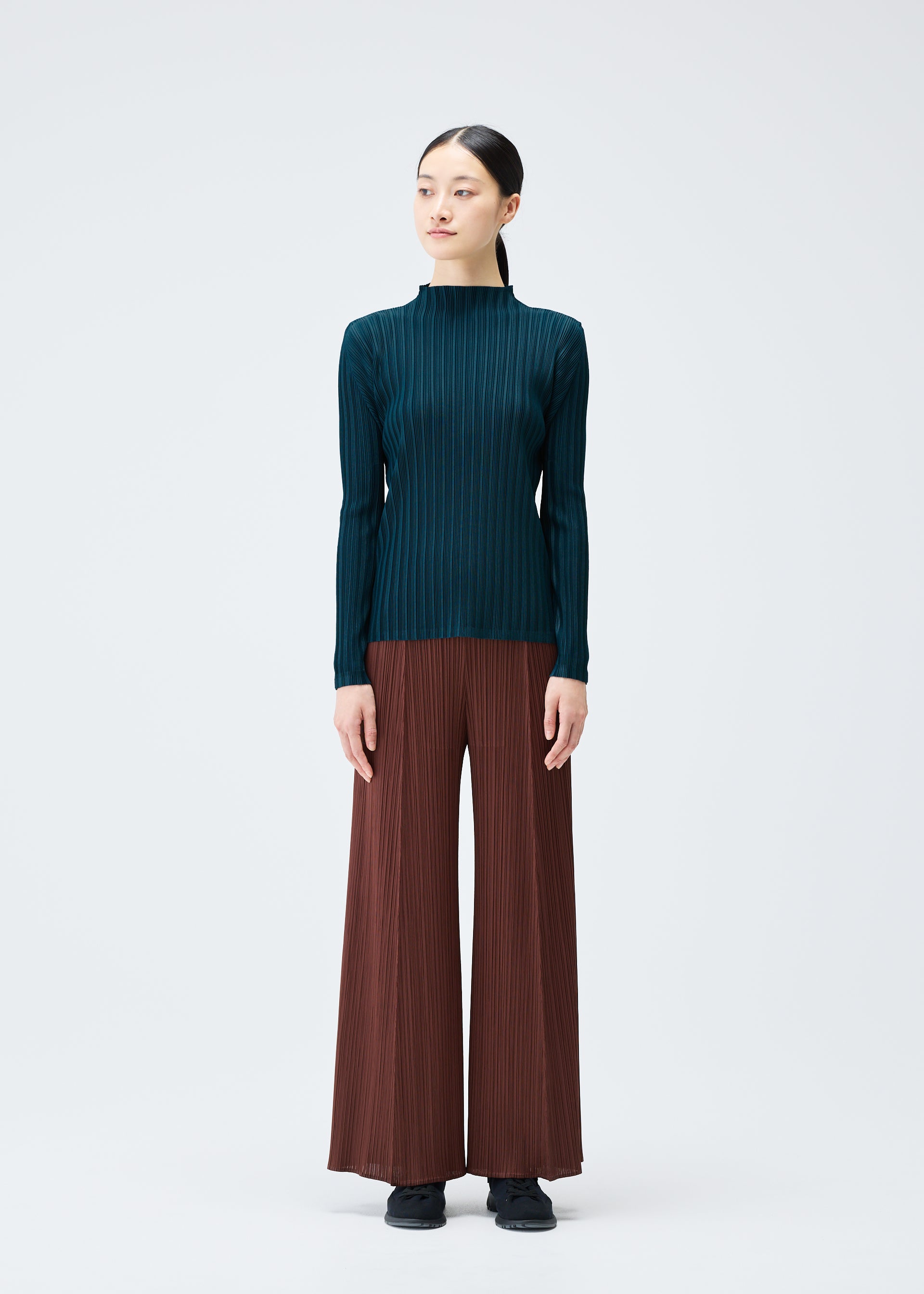 RIB PLEATS NOVEMBER – isseymiyake.com