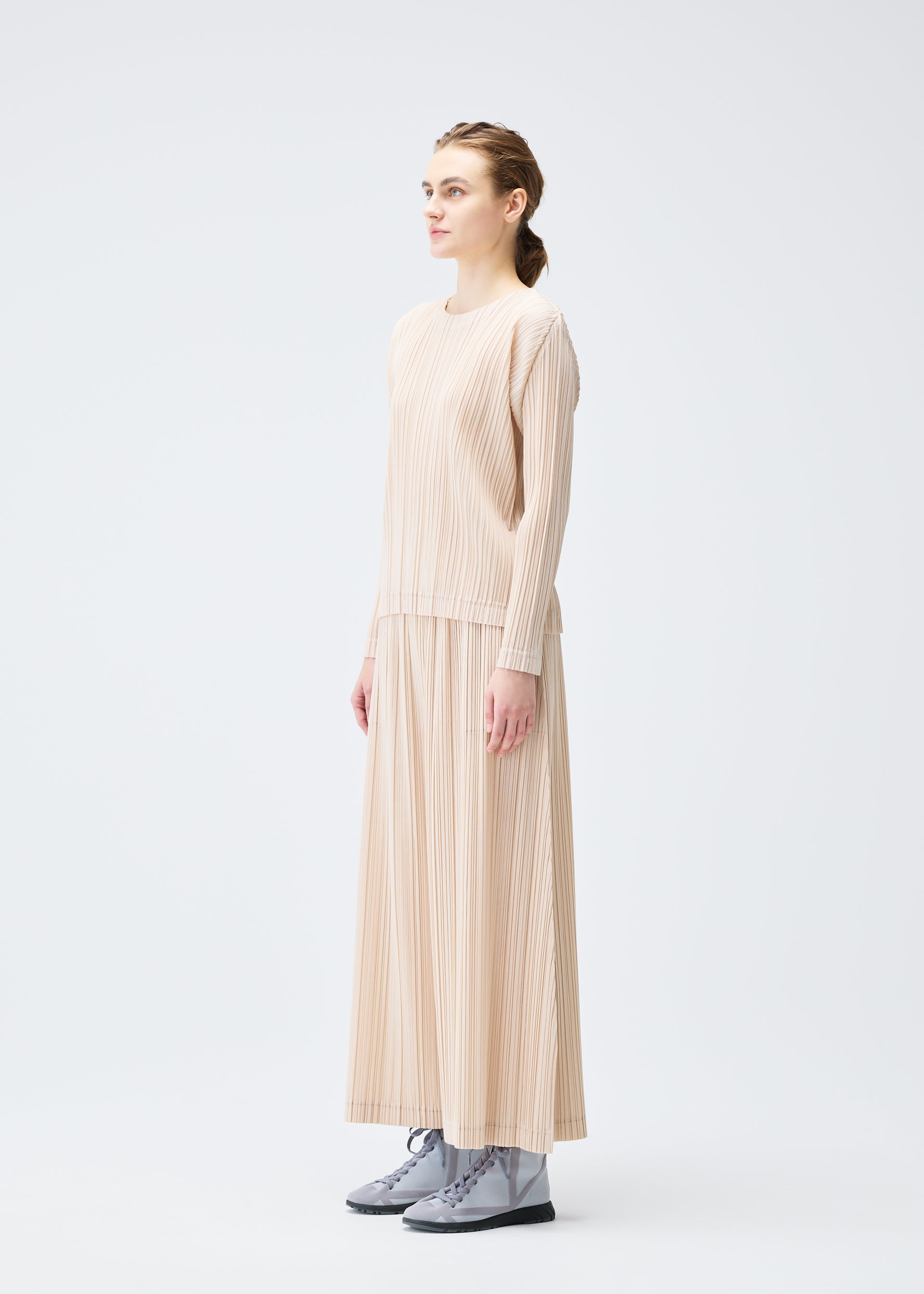 WOOL PLEATS – isseymiyake.com