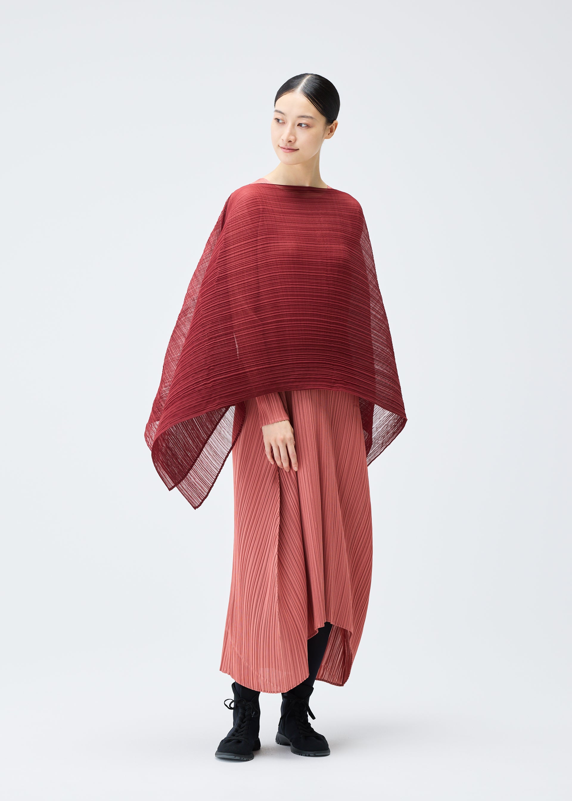 MADAME-T OCTOBER – isseymiyake.com