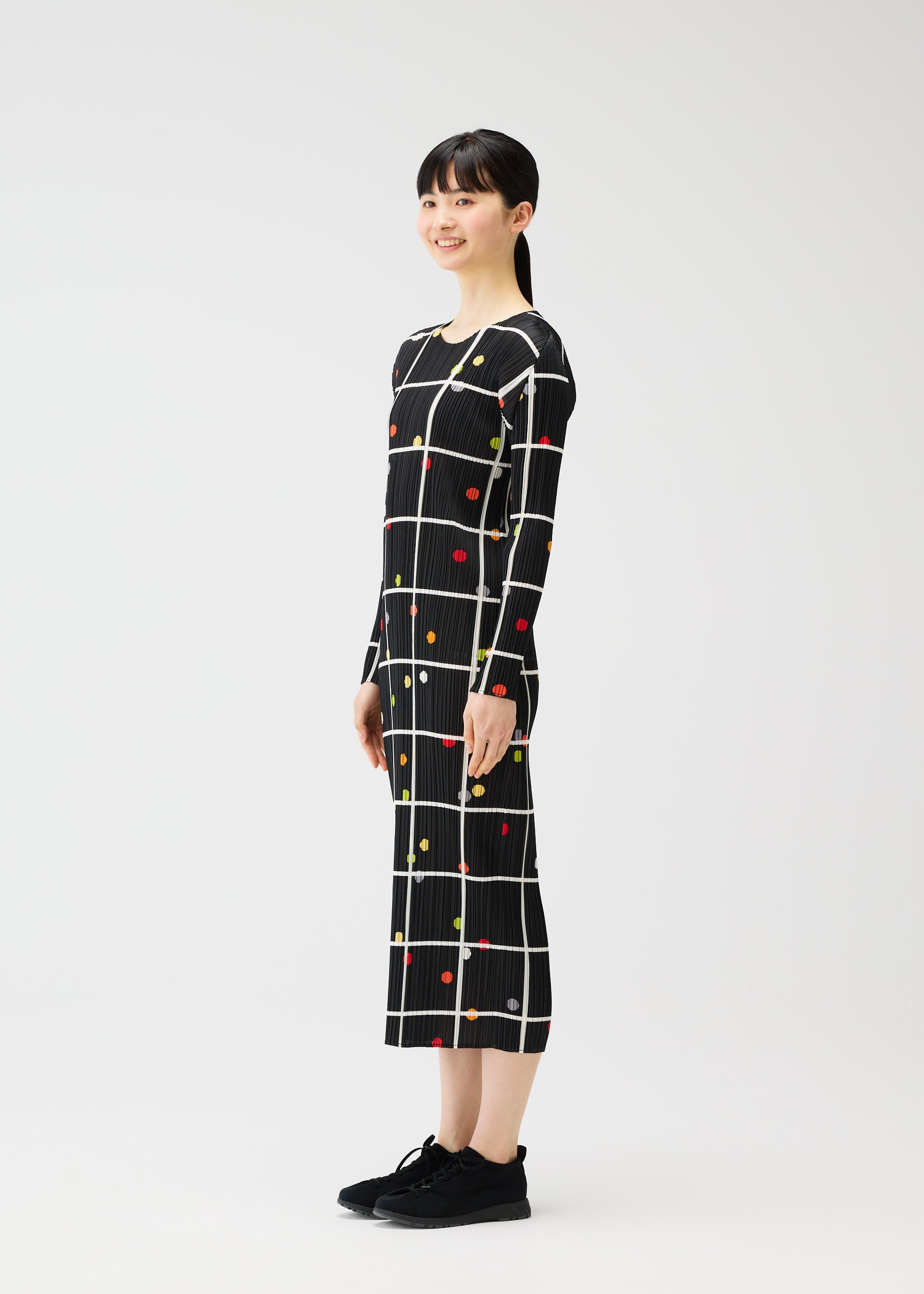CROSSING DOTS – isseymiyake.com