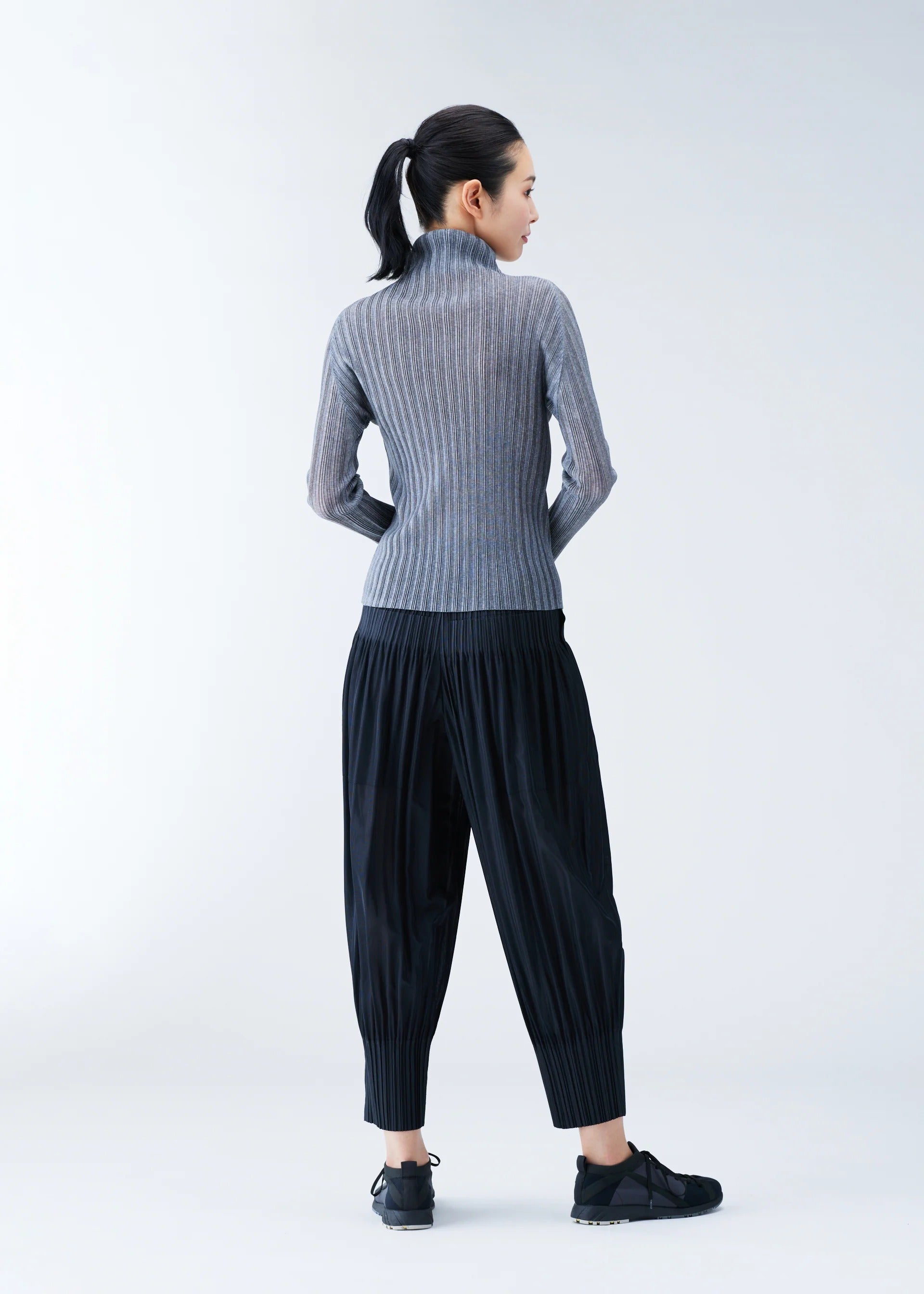 RIB PLEATS BASICS – isseymiyake.com