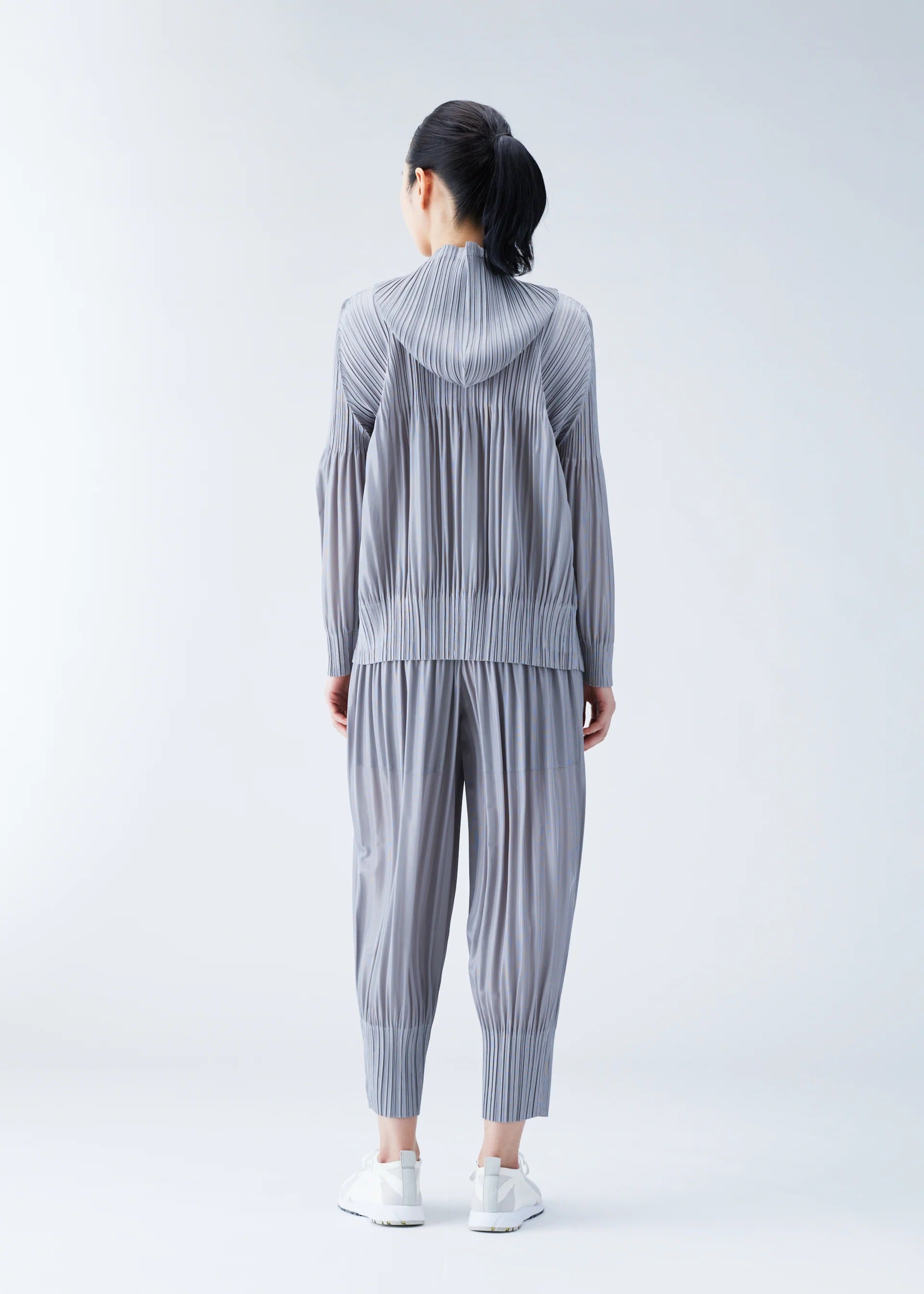 FLUFFY BASICS – isseymiyake.com