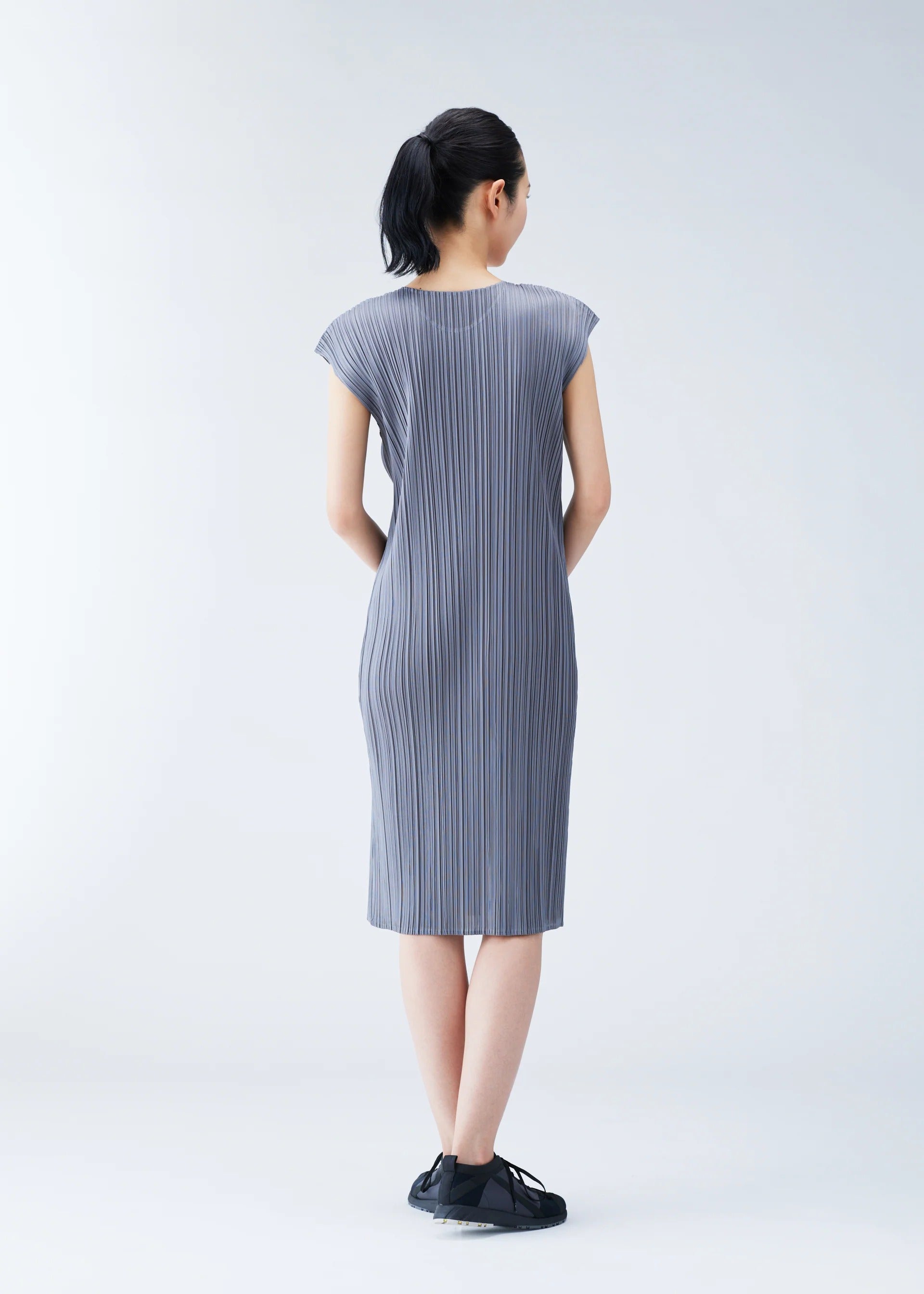 BASICS – isseymiyake.com