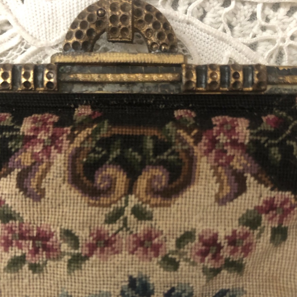 フランスアンティーク・プチポワンのバッグ