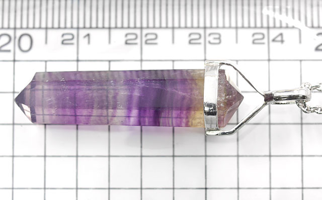 パーティ・カラード・フルオーライト (バイカラー・フローライト