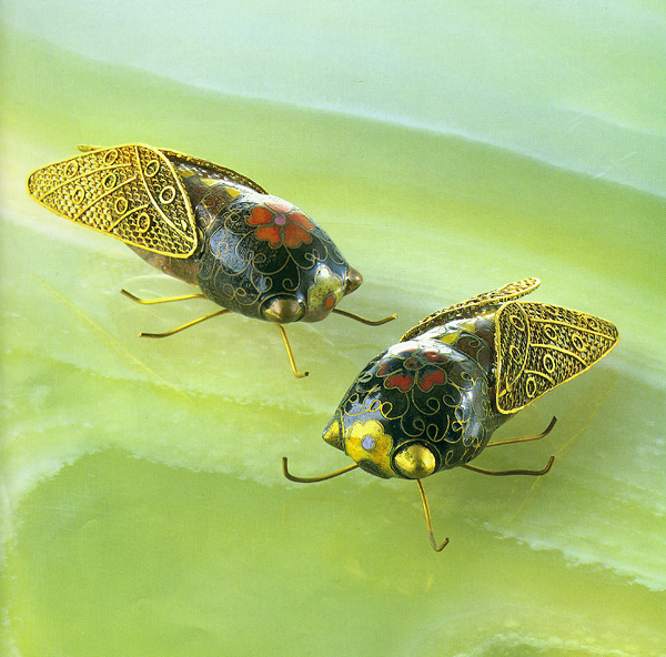 陶製漆彩色の蝉／虫のオブジェ -- 公益社団法人農林水産・食品産業技術