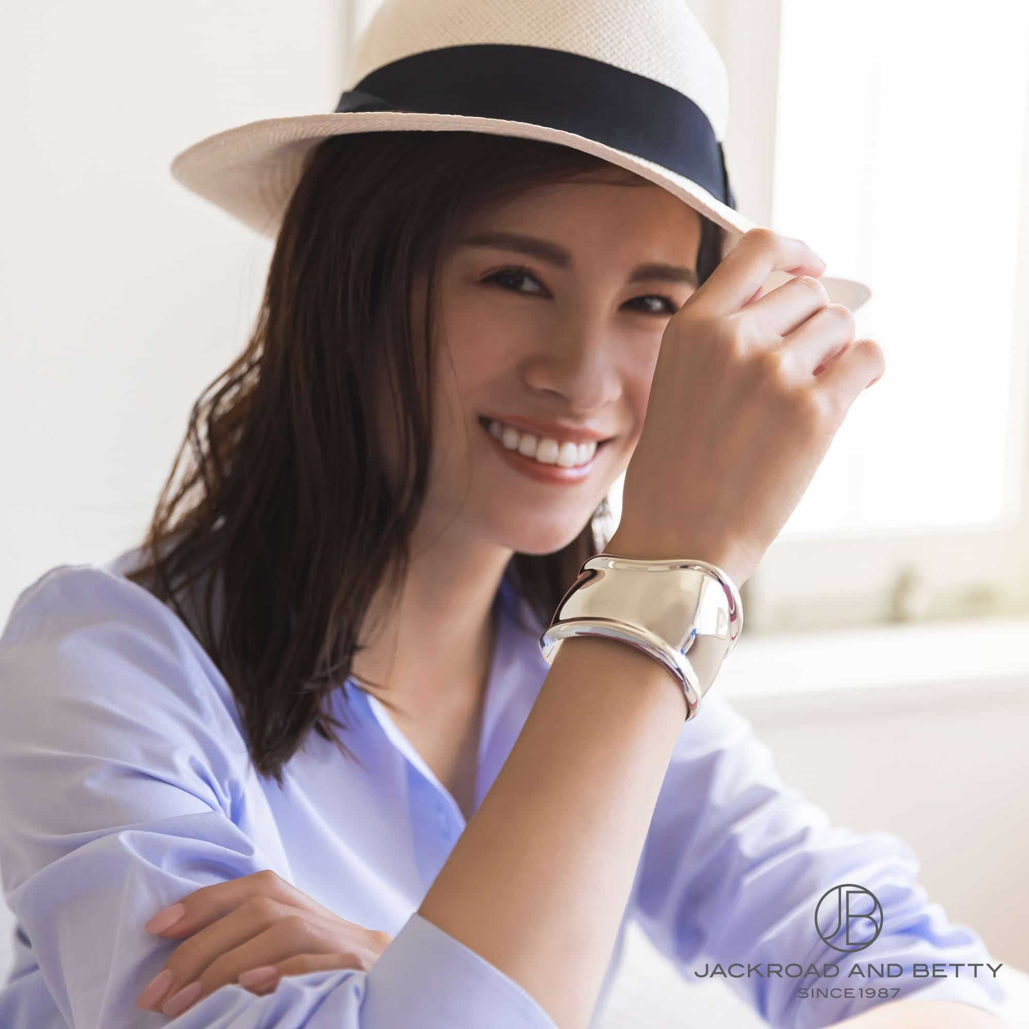 エルサ・ペレッティ ボーン カフ バングル スモール 右手用 ミディアム