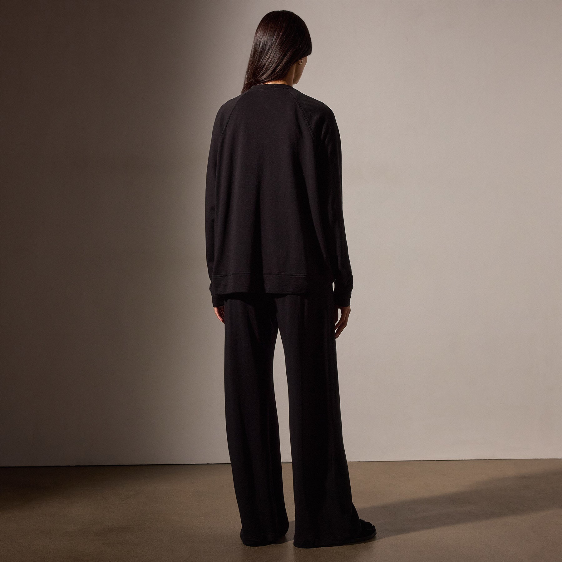 Vintage French Terry Relaxed Sweatshirt - Black | James Perse Los