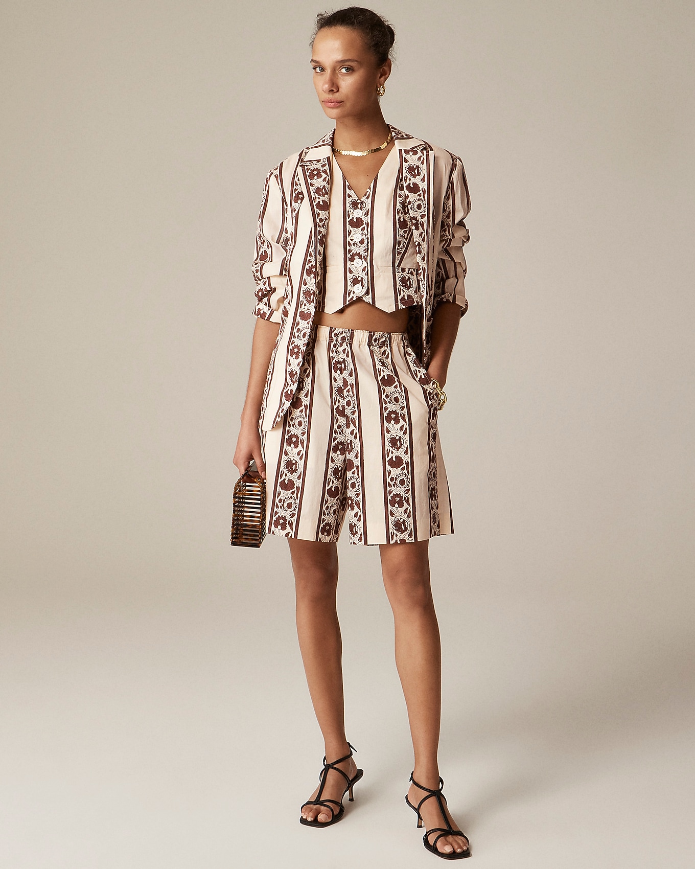 CK885_PT7756_d1?hei=1700&crop=