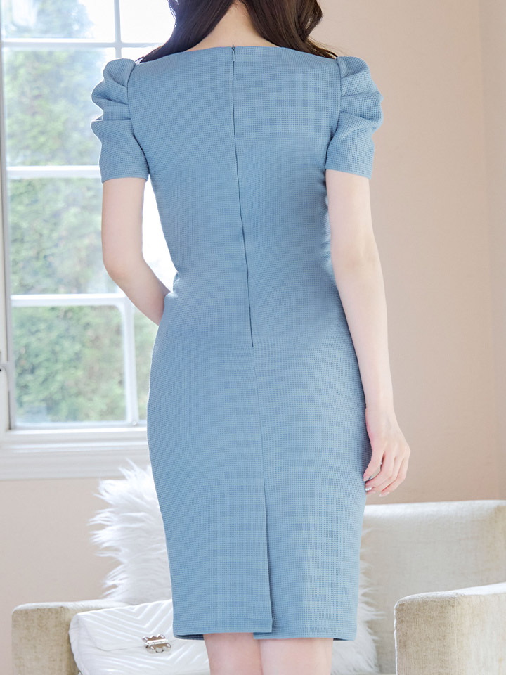 ワッフルミディアムドレス/パフスリーブ/谷間見せ/背中隠し/タイト