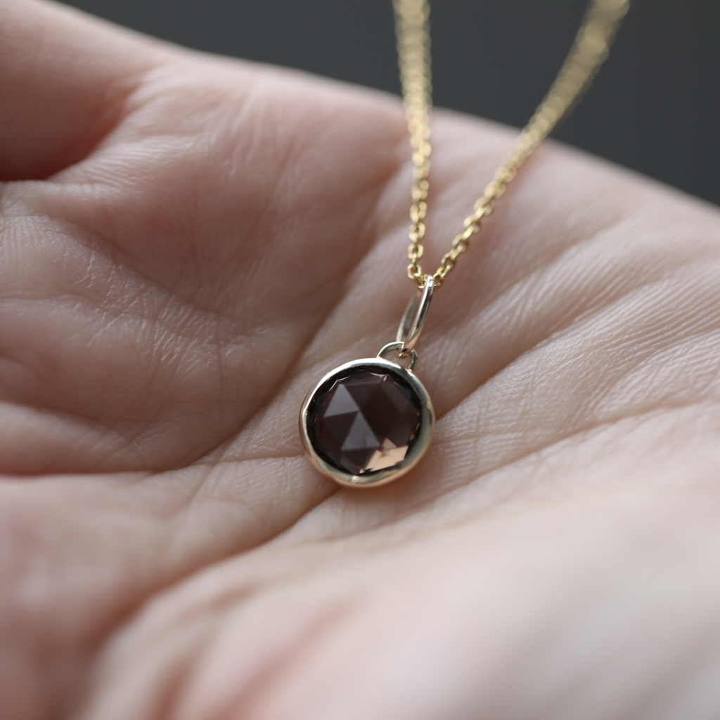 K10 スモーキークォーツ チャーム