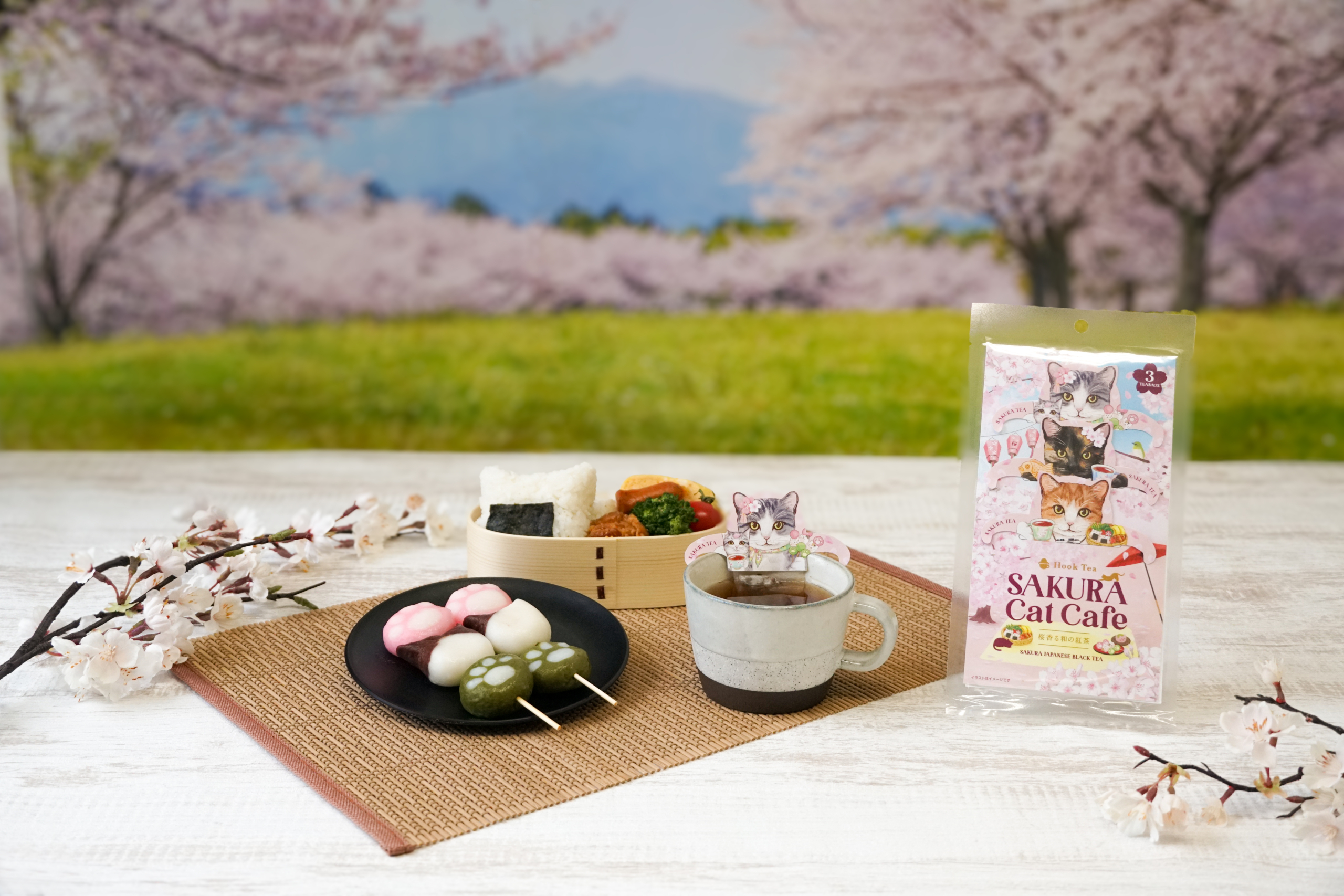 日本の春を味わうカップのふちにひっかける猫型ティーバッグ『さくら
