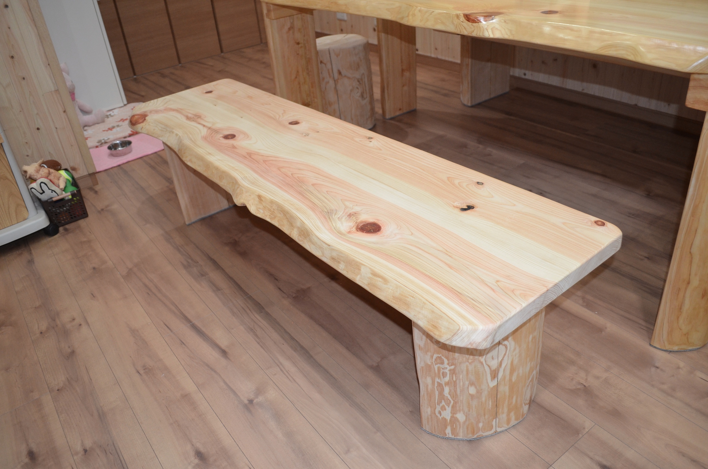 杉のベンチ66 KIZUNA〜❕座面は杉の模様が綺麗、脚は丸太風 ウッド