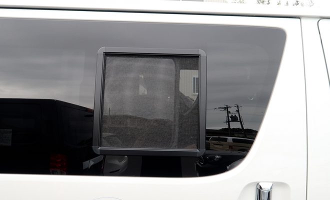 ハイエース】 アミエースを装着すると外・中からどんな感じに見える