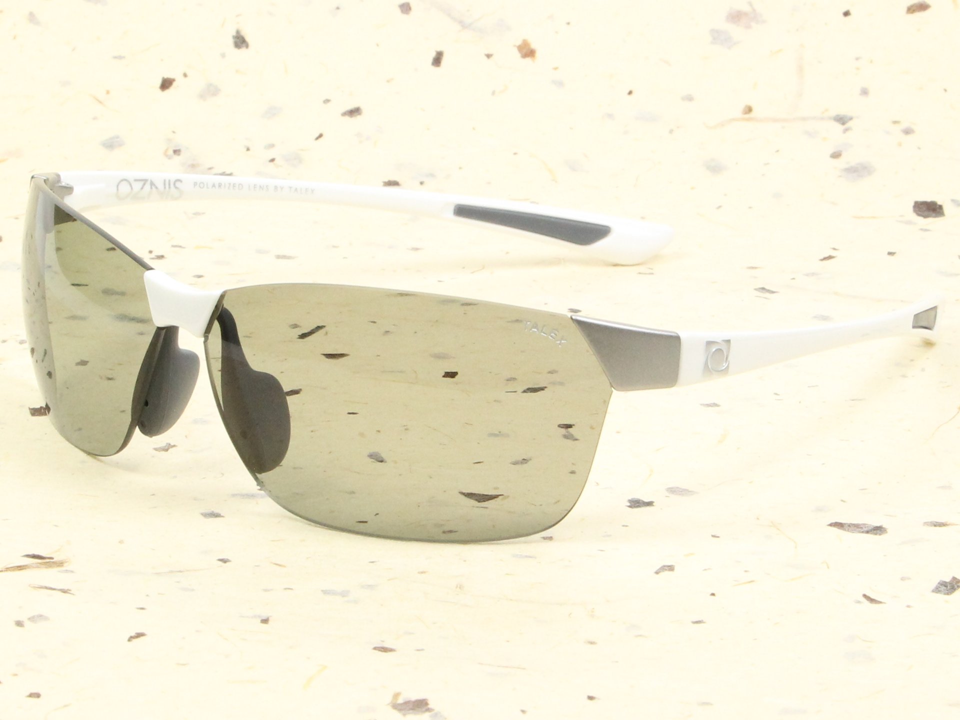 OZNIS FLAT09（オズニス・フラット09） | 老眼対策メガネと度付