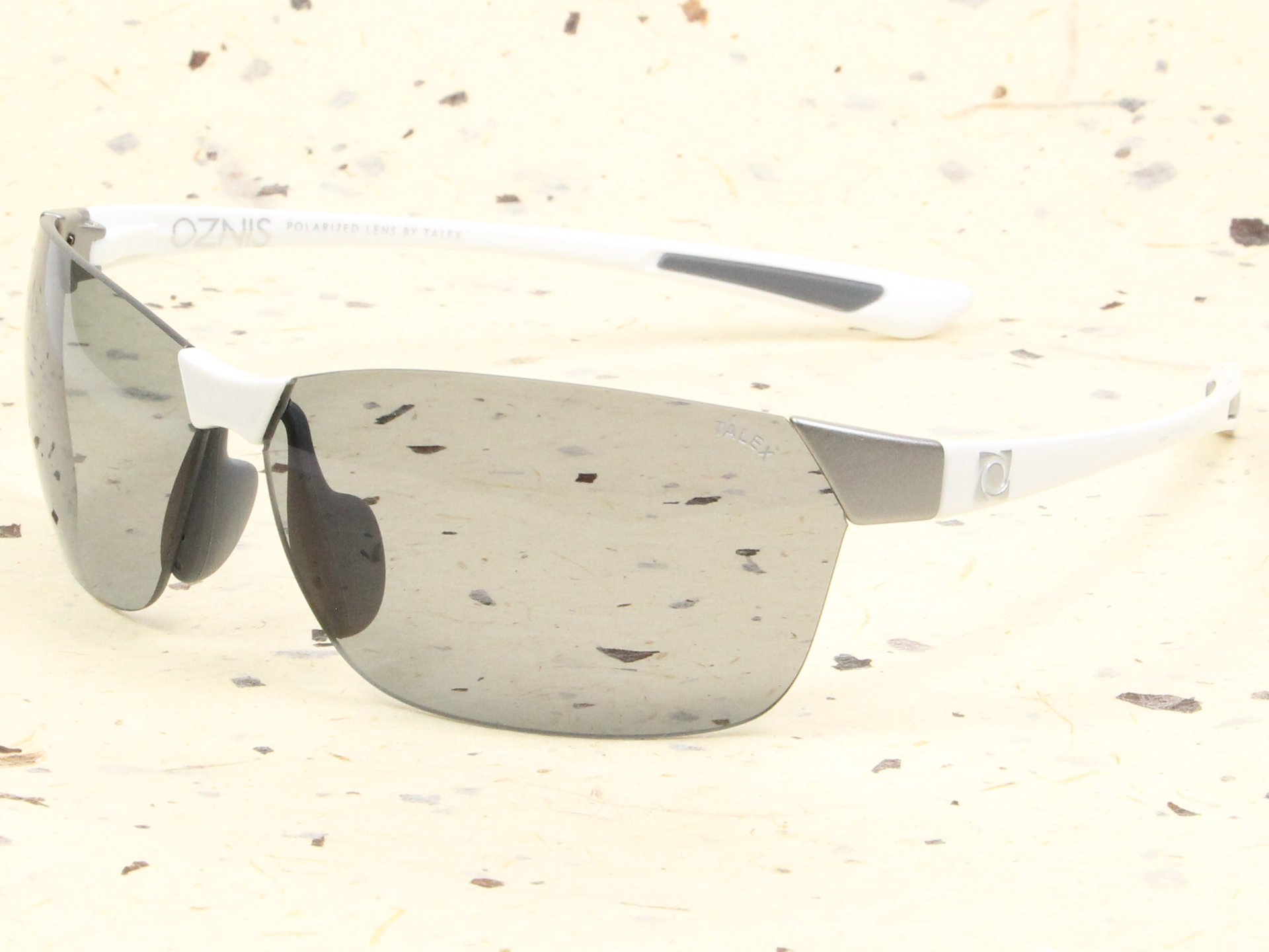 OZNIS FLAT09（オズニス・フラット09） | 老眼対策メガネと度付