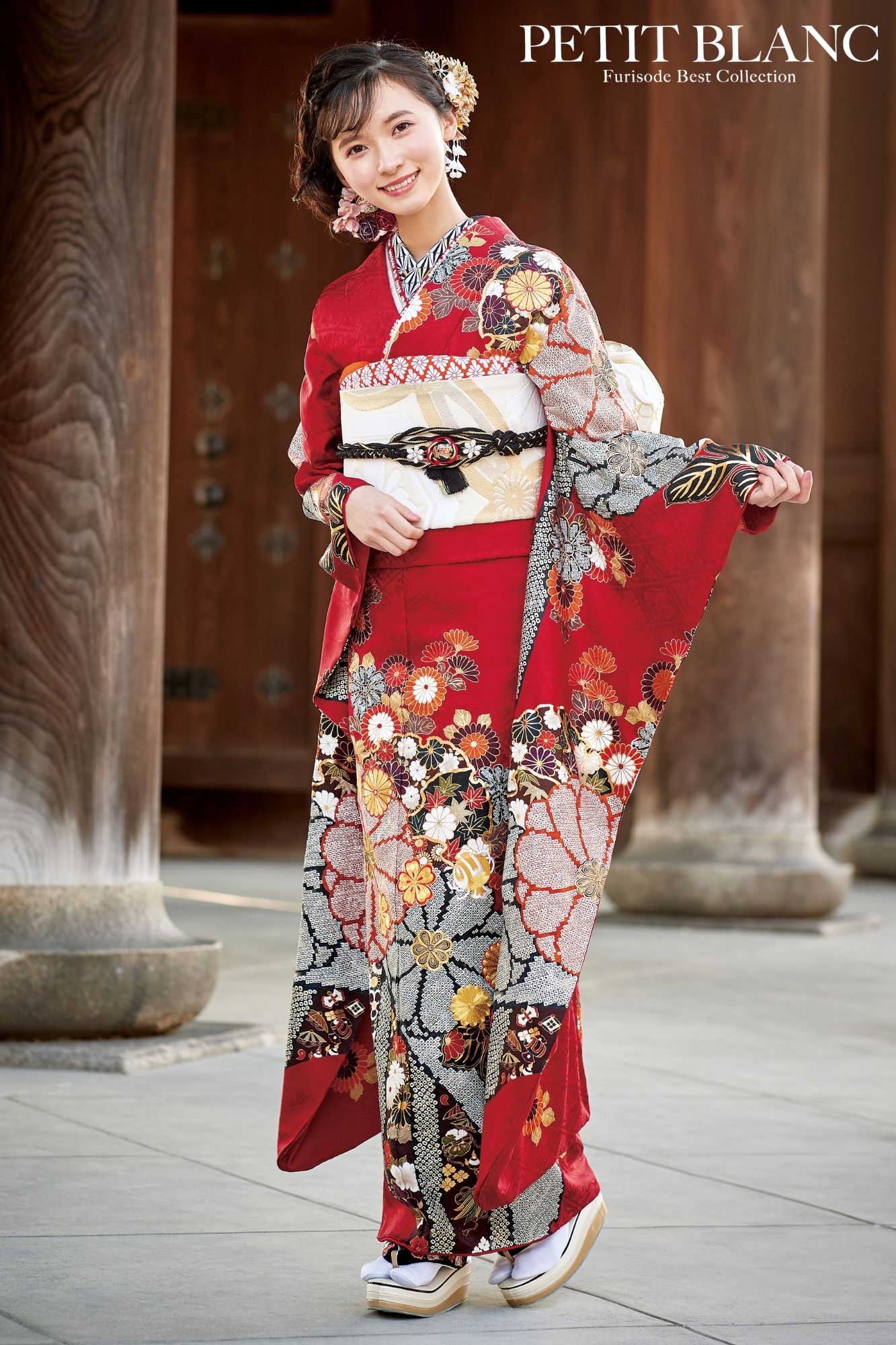 赤×黒絞り柄で魅せる正統派古典振袖｜金駒刺繍が格調高い成人式にぴったり