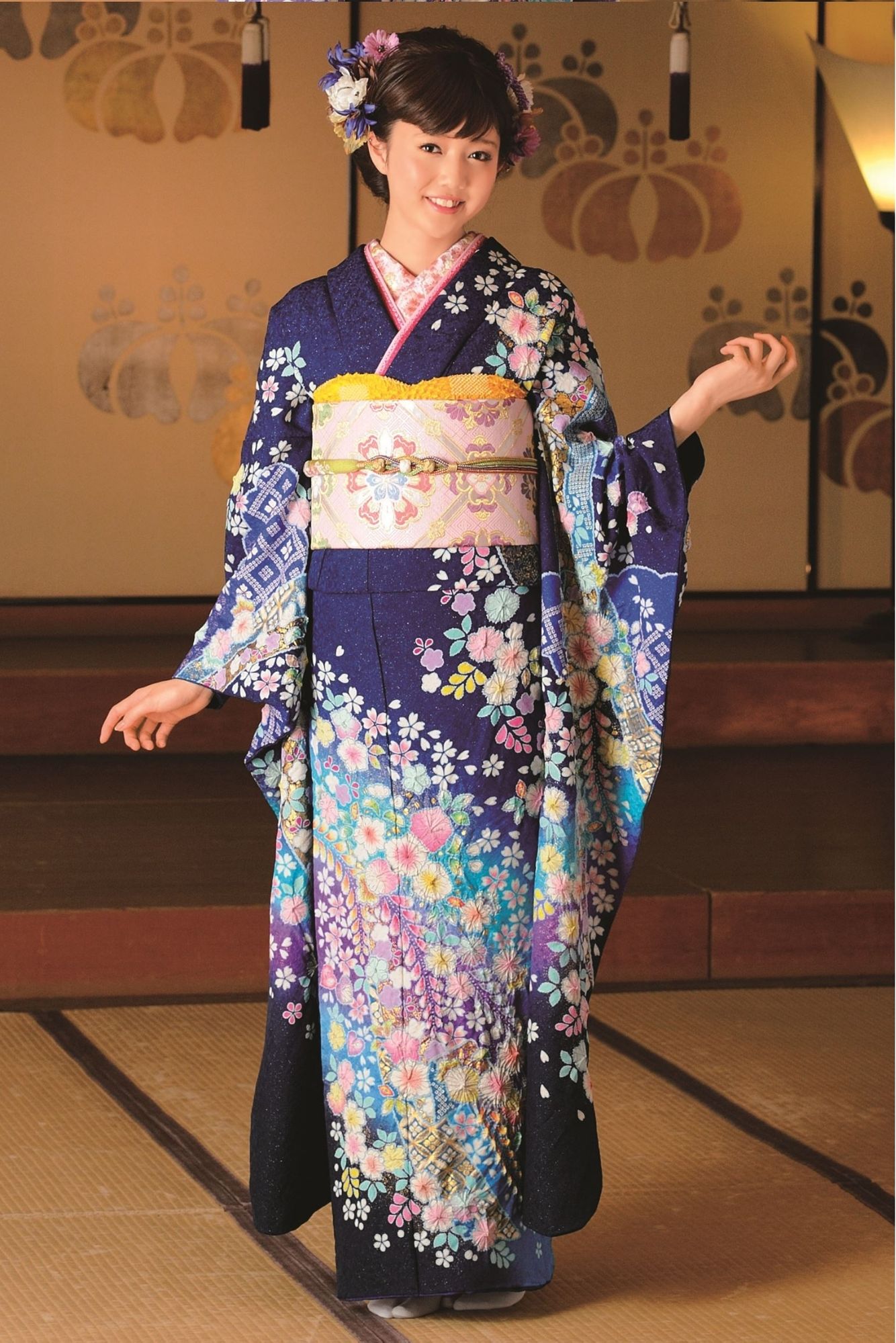 金通し 辻ヶ花模様の振袖 着物 晴れの日 成人式 卒業式