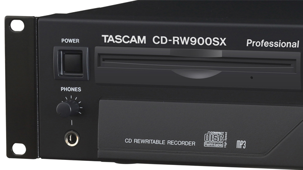 TASCAMのCDプレーヤーCD-RW900SXをご紹介いたします。