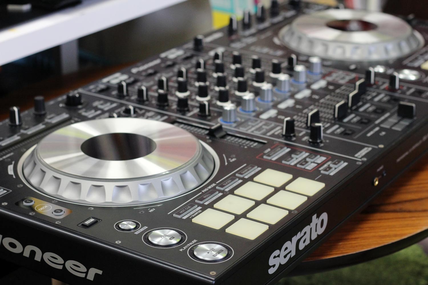 中古品のPioneer、PCDJコントローラー、DDJ-SZのご紹介です。