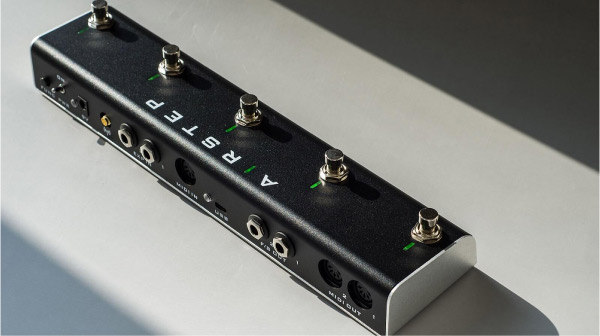 XSONICのフットコントローラー、AIRSTEPのご紹介です。