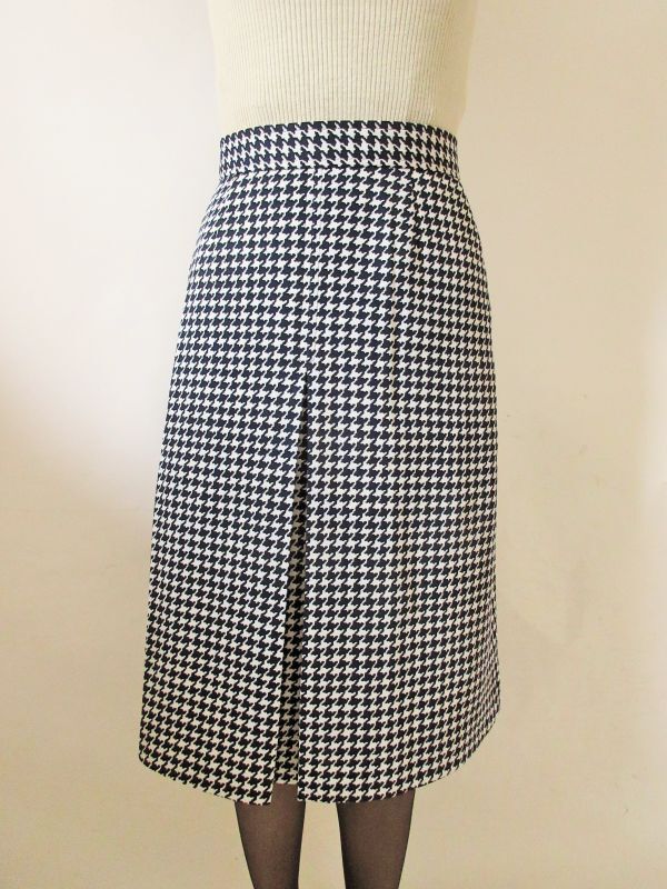 色褪せない人気柄*】ネイビーの千鳥格子柄スカート - 乙女スタイル