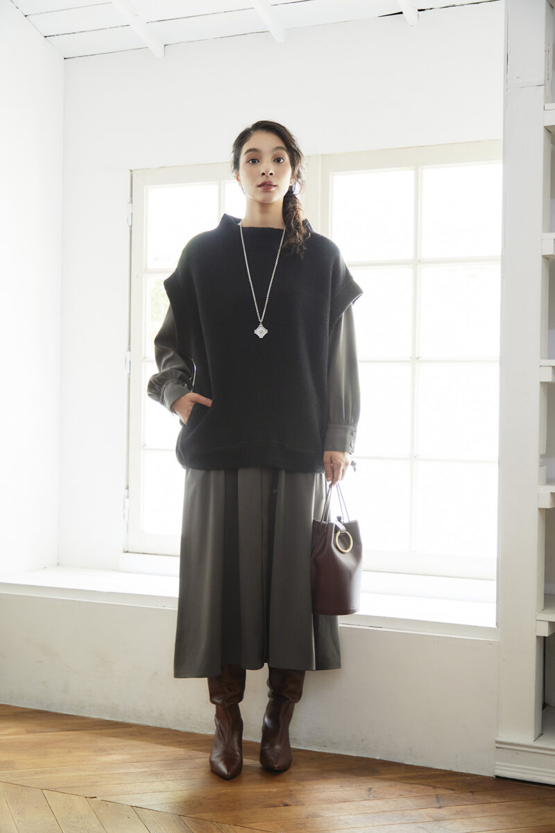 ご予約開始のお知らせ】リラクシーなのに体のラインは素敵に見える