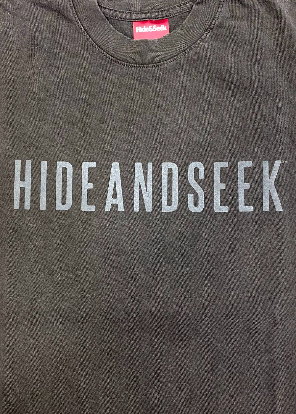 HIDE AND SEEK - 【ラスト1点】Logo L/S Tee-2 (D-GRAY) / ロゴ