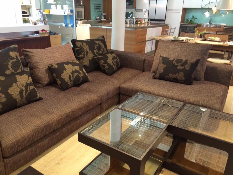 モーダエンカーサのソファが人気！エレガントな花柄ソファ『 globe