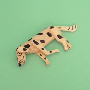 寝ころぶ犬（オアハカ ウッドカービング）- LABRAVA [メキシコ 民芸