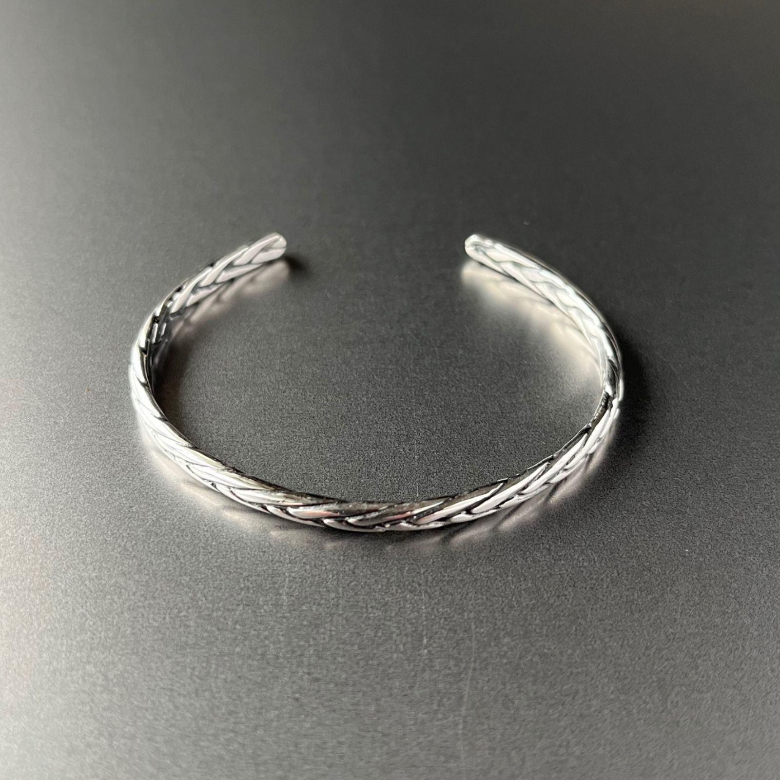 ASSET SILVER】バングル・ツイスト / シルバー925 / 幅3.5mm / 手首