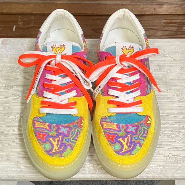 シャネル］スウェード生地のブラックスニーカーのクリーニング