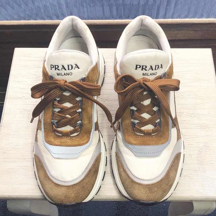 プラダ］スウェード異素材ミックススニーカーのクリーニング
