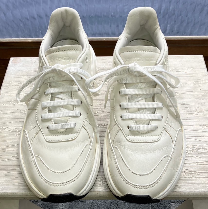 ボッテガ・ヴェネタ]ホワイトレザースニーカーのクリーニング