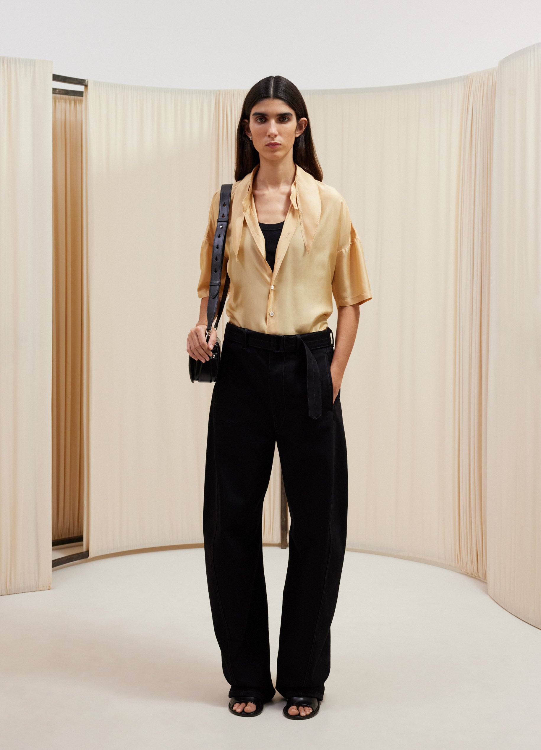 SHORT SLEEVE FITTED SHIRT WITH SCARF - Apricot - Silk Habotai