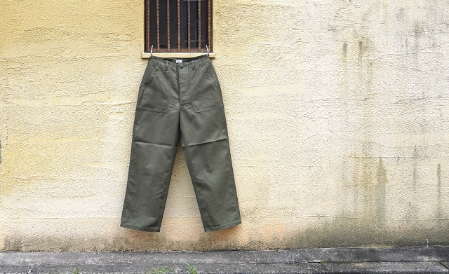 CIOTA シオタ バックサテンベイカーパンツ（ワイドストレート