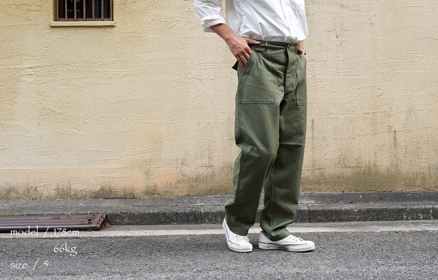 CIOTA シオタ スビンコットンムラ糸バックサテンベイカーパンツ