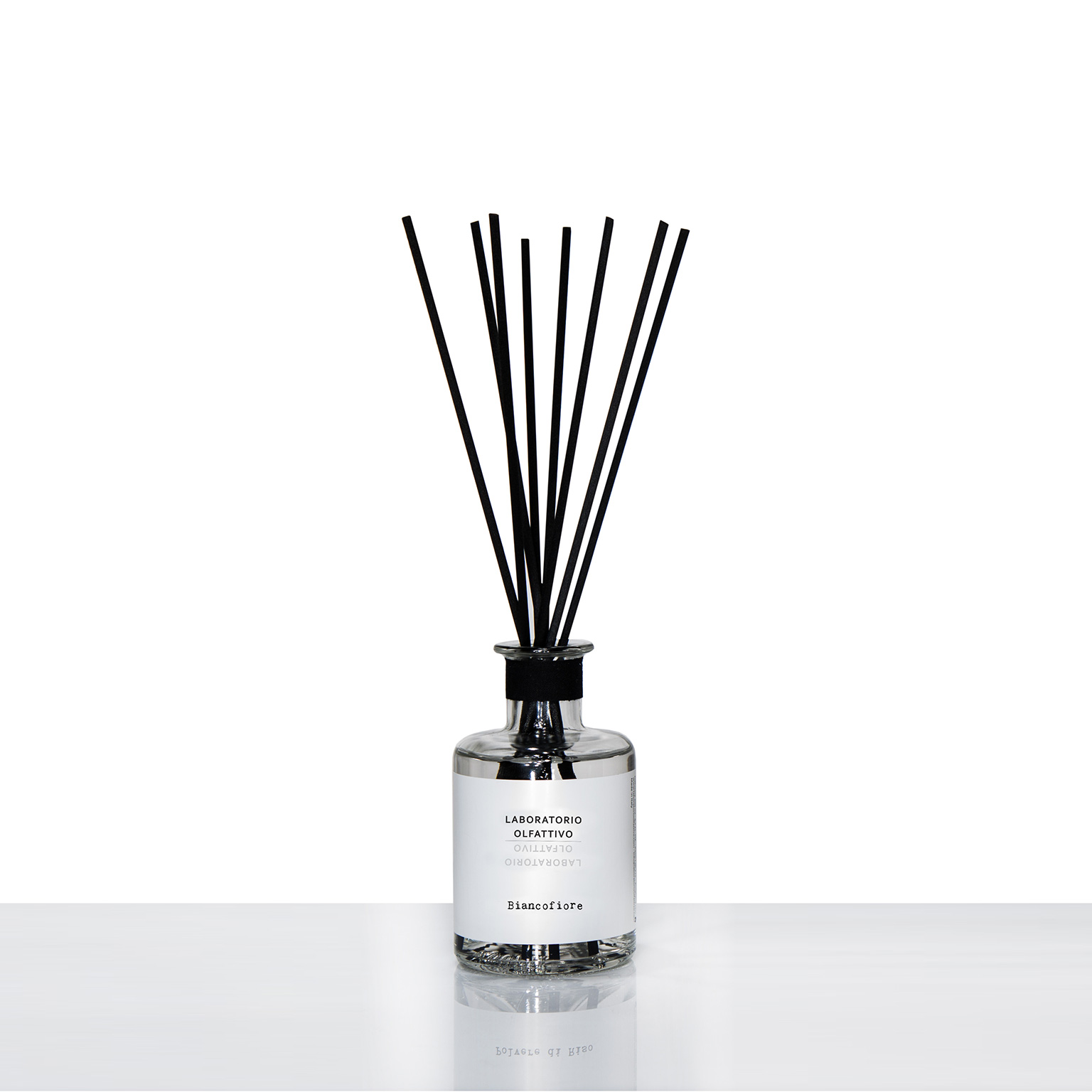 LABORATORIO OLFATTIVO（ラボラトリオ・オルファティーボ