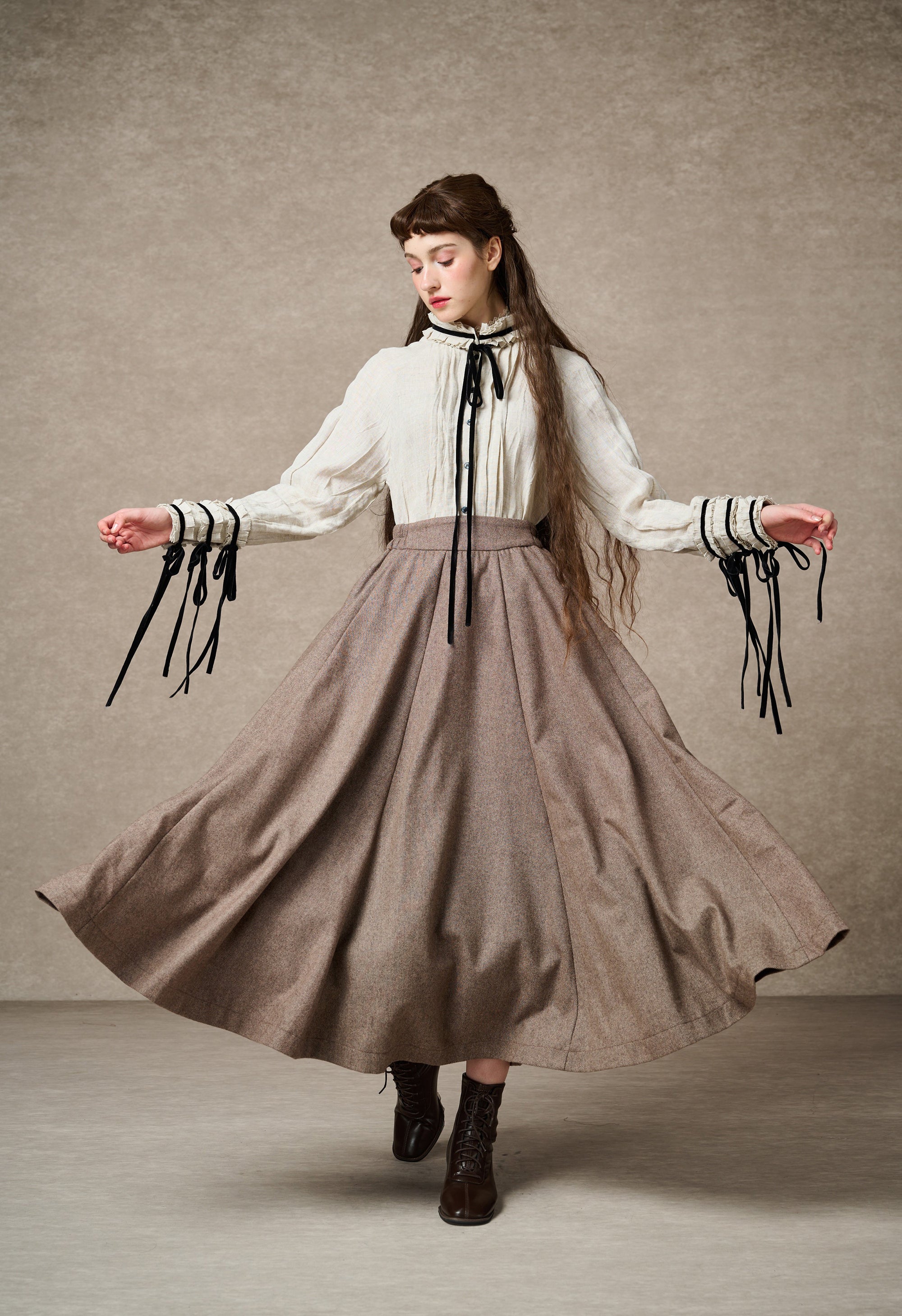 The Soft Lawn 12 | Midi Wool Skirt – Linennaive
