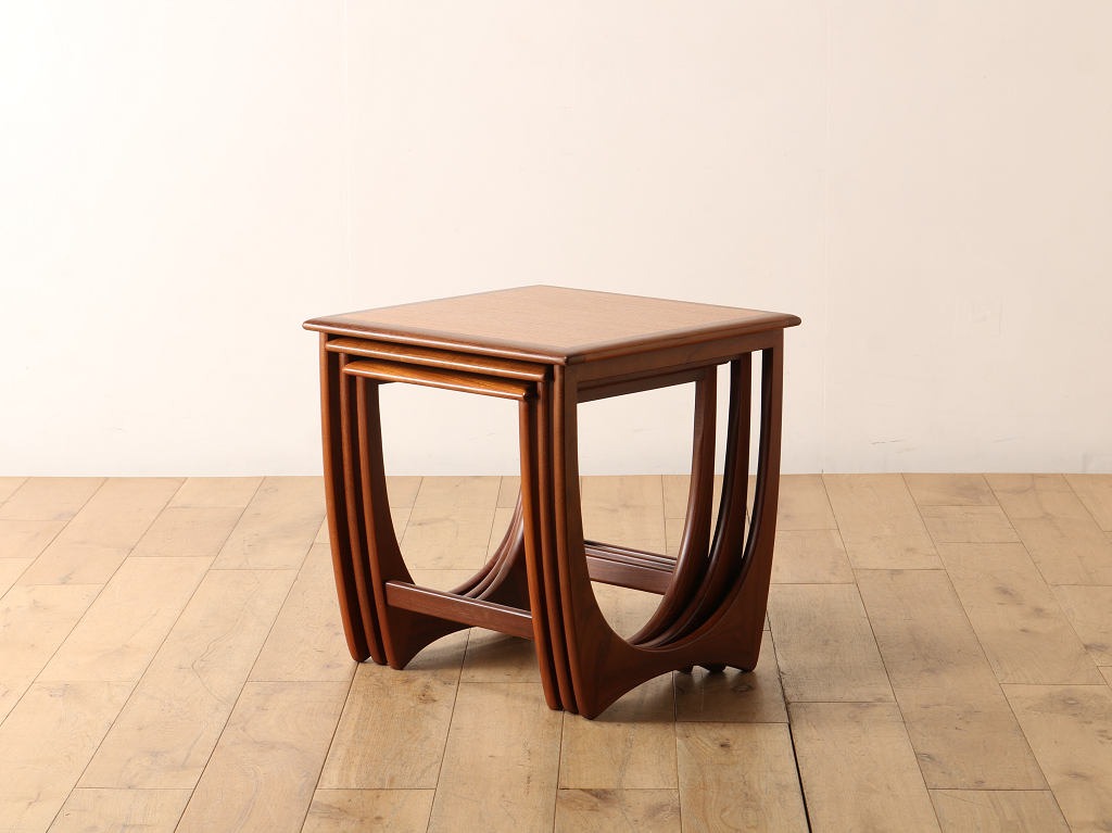 G-PLANネストテーブル | ロイズ・アンティークス | ヨーロッパの