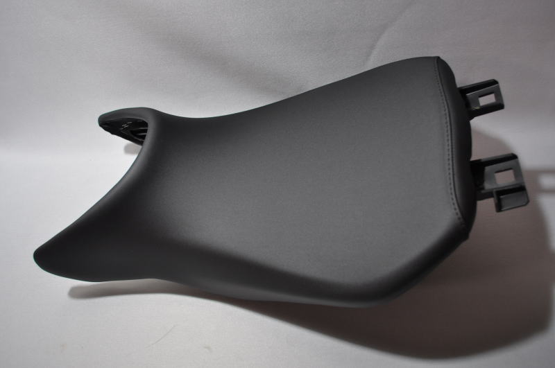 河名シート製作所 シート加工紹介 BMW R1200RS LC （水冷）