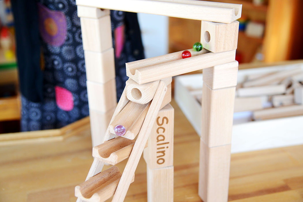 Scalino社製品取扱終了のお知らせとご紹介（スカリーノはビー玉の組立