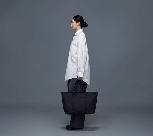 TOTE STANDARD L BLACK | STANDARD | PRODUCTS | MONOLITH ONLINE